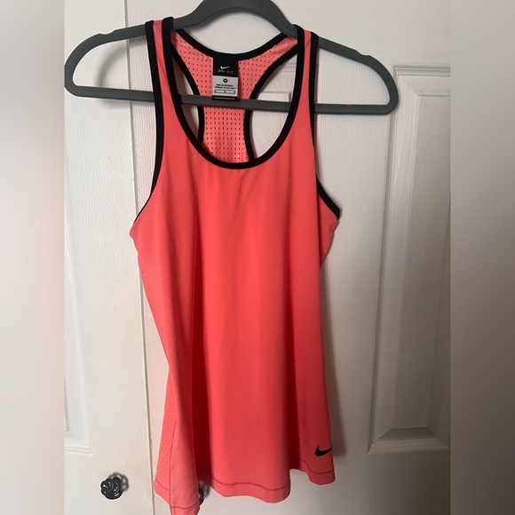 Women’s Nike Tank Top - Picture 1 of 7